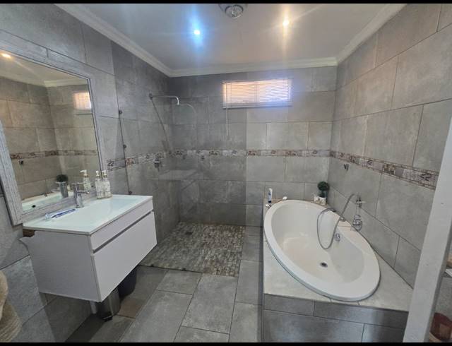 4 BEDROOM HOUSE FOR SALE IN THREE RIVERS